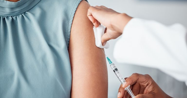 U.S. probes deaths potentially tied to COVID shots amid policy shift