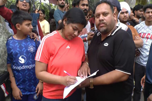 "Ready to give my life for India": Massive crowd in Chandigarh respond to civil defence call amid tensions with Pakistan