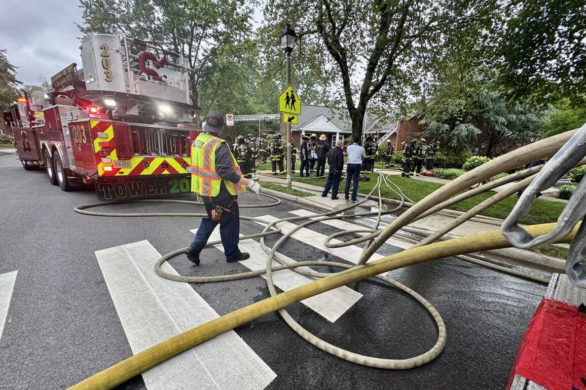 BREAKING- Fairlington Villages management office on fire