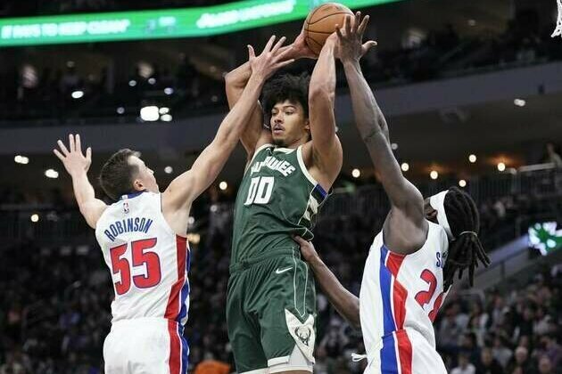 Streaking Pistons decisively record rare win over Bucks