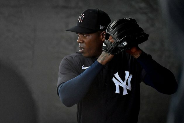 Report: Yankees closer Chapman cleared to return