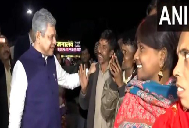 Union Minister Vaishnaw inspects arrangements at New Delhi Railway Station ahead of Maha Shivratri