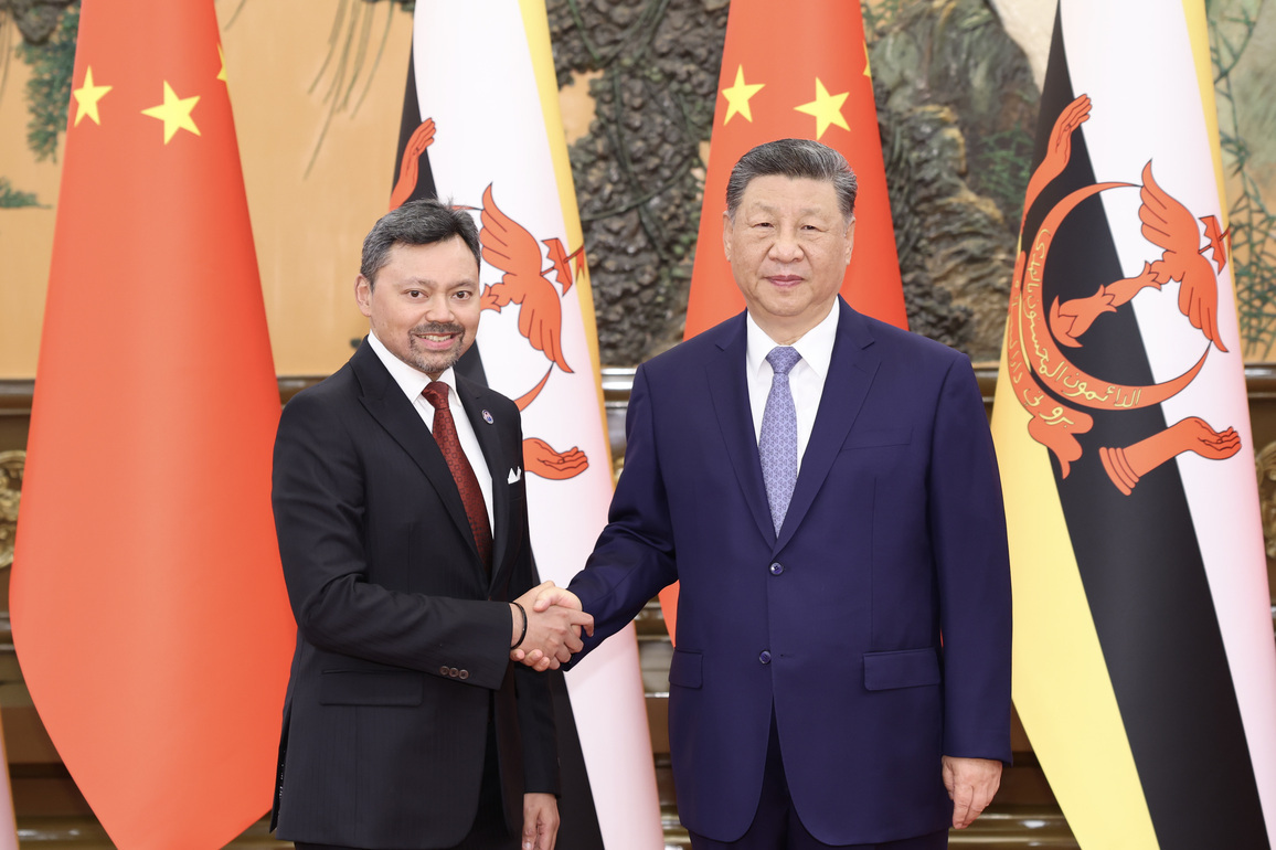CHINA-BEIJING-XI JINPING-BRUNEI-CROWN PRINCE-MEETING (CN)