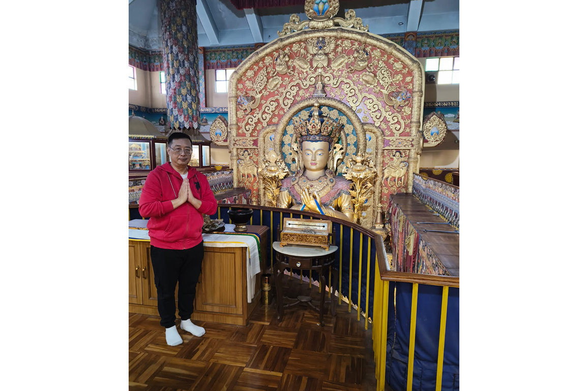 Singaporean envoy to India celebrates Vesak on "blue moon day"