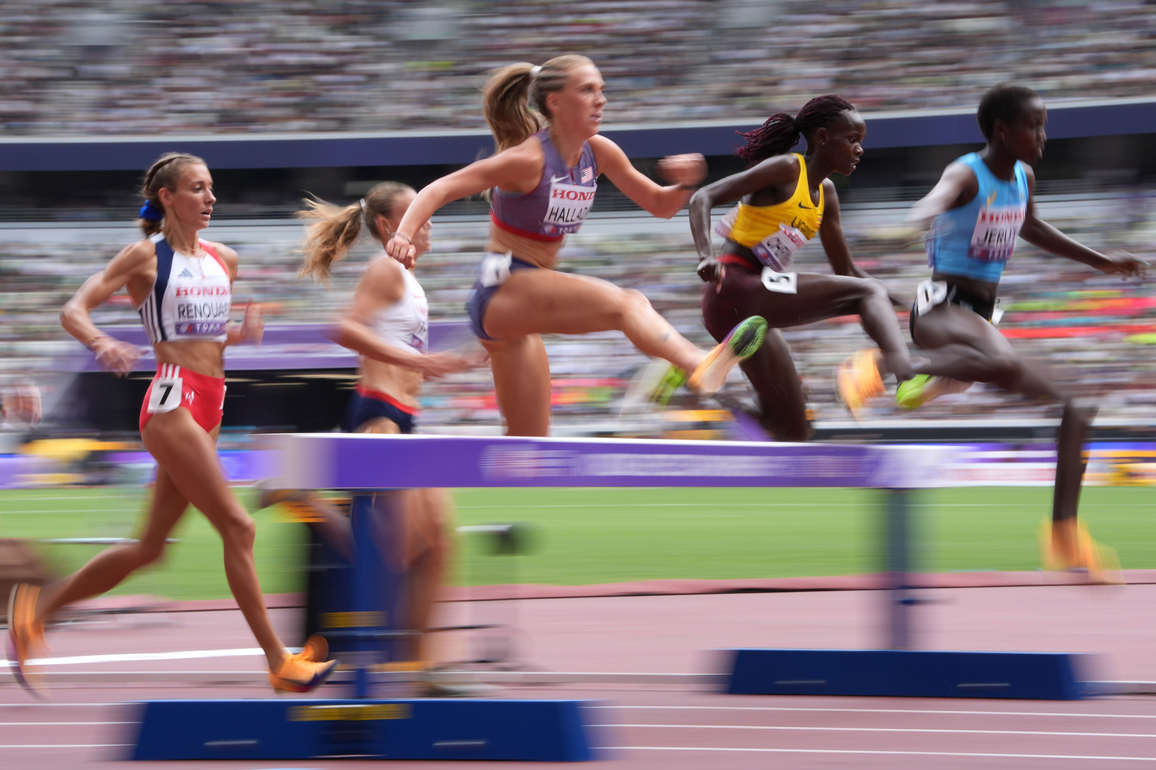 (SP)JAPAN-TOKYO-ATHLETICS-WORLD ATHLETICS CHAMPIONSHIPS-WOMEN'S 3000M STEEPLECHASE-HEATS