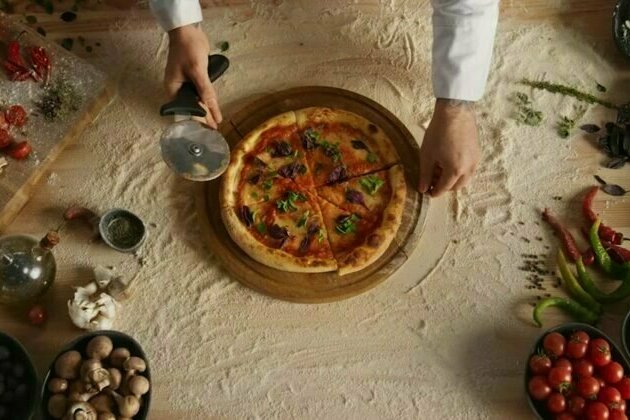 Pentagon Pizza Index: Could Late-Night Orders Predict Global Crises