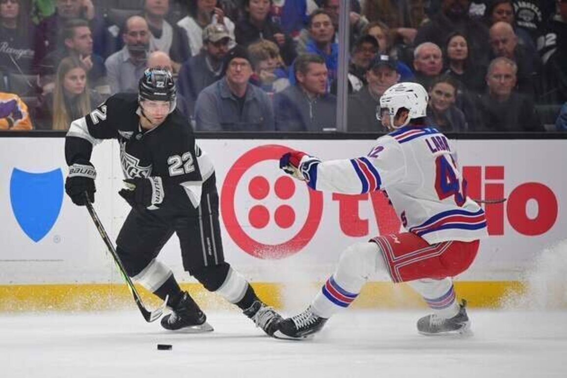 Kings hang on to edge Rangers, halt 4-game winless streak