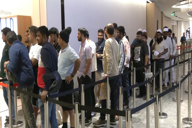 iPhone 17 series sale draws long queues outside Apple stores in Bengaluru