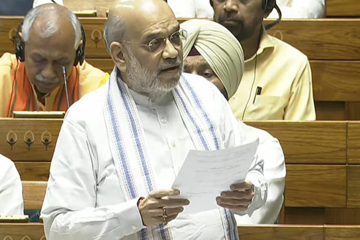 "Fencing work of 450 km pending as Bengal govt showing mercy to infiltrators": Amit Shah in Lok Sabha