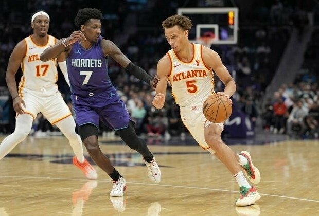 Trae Young, Hawks overwhelm Hornets from long range