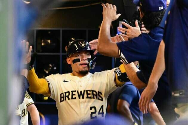 Brewers, largely unchanged after deadline, open series vs. Nats