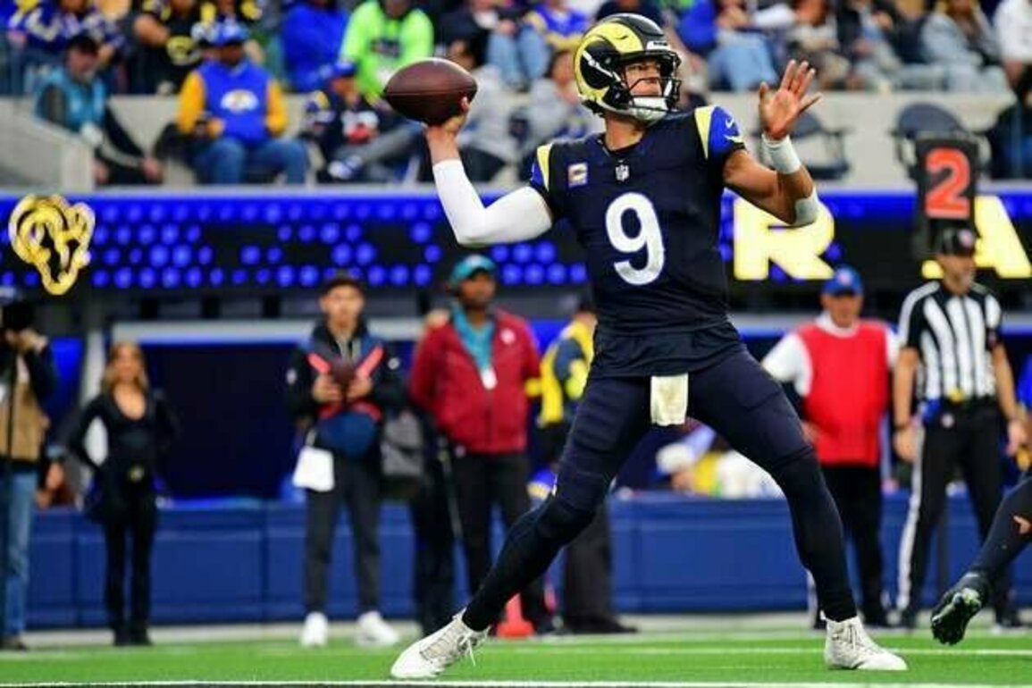 Star QBs in spotlight as division-leading Bucs, Rams meet