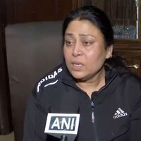 Delhi: Goons strip, brutally assault father-son duo in Laxmi Nagar