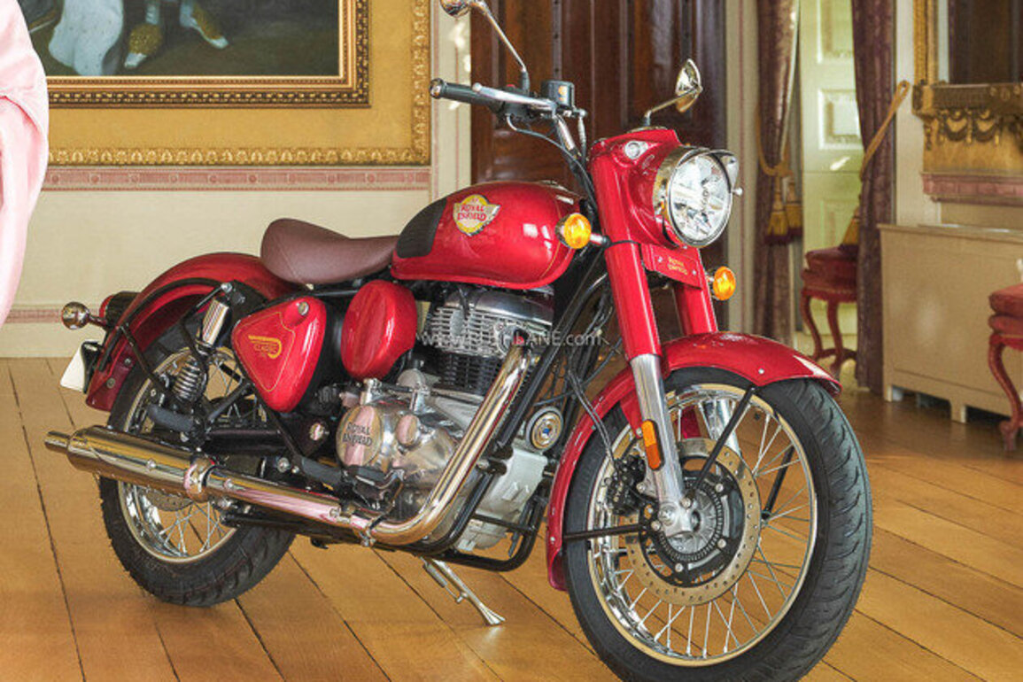 Royal Enfield Sales Nov 2025 Surpass 1 lakh Units  YoY, YTD Growth