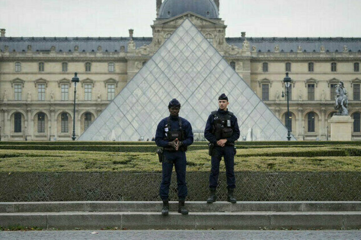 Durov offers to buy stolen Louvre jewels
