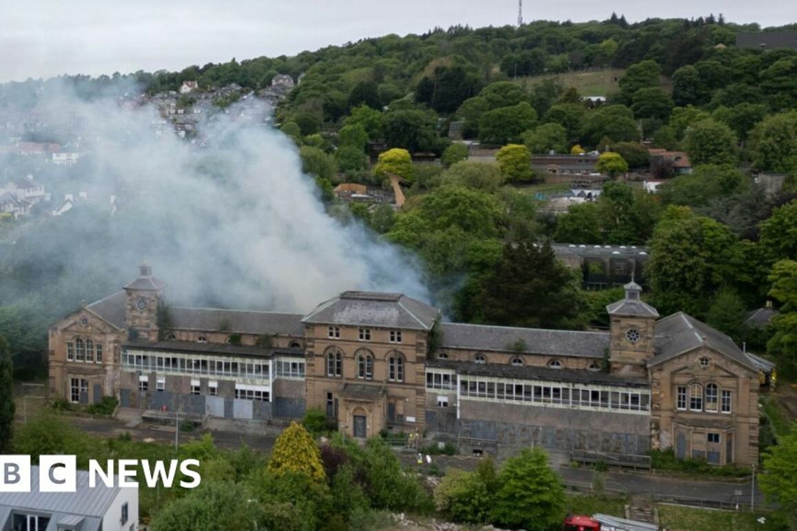 Edinburgh fire crews tackle blaze at former Corstorphine hospital