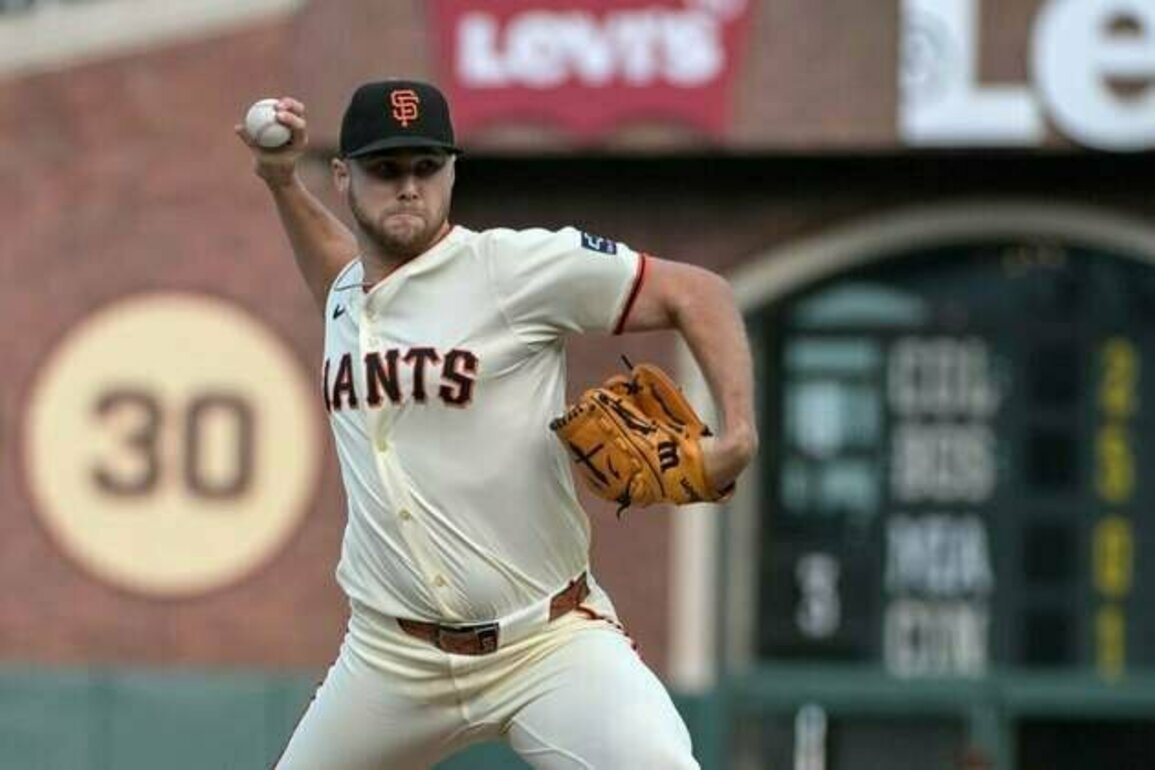 Giants' pitching staff dwindles as Landen Roupp hits IL