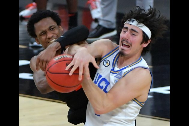No. 3 UCLA seeks rhythm against lowly Oregon State