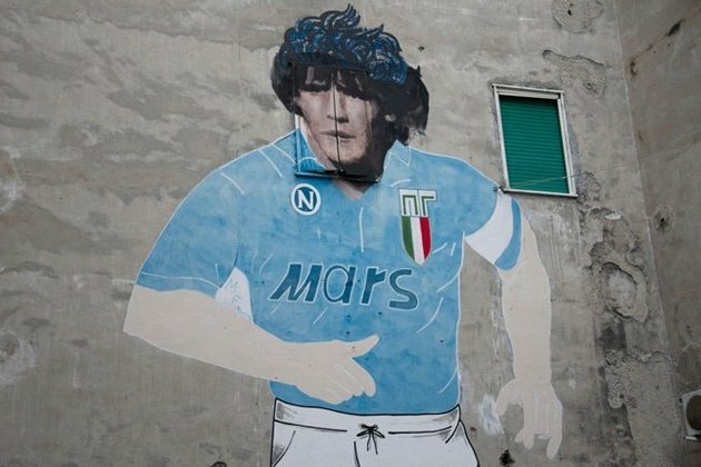 Napoli pays tribute to Maradona, &#039;captain of the angels&#039;