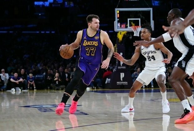 Luka Doncic, Austin Reaves guide Lakers past Spurs