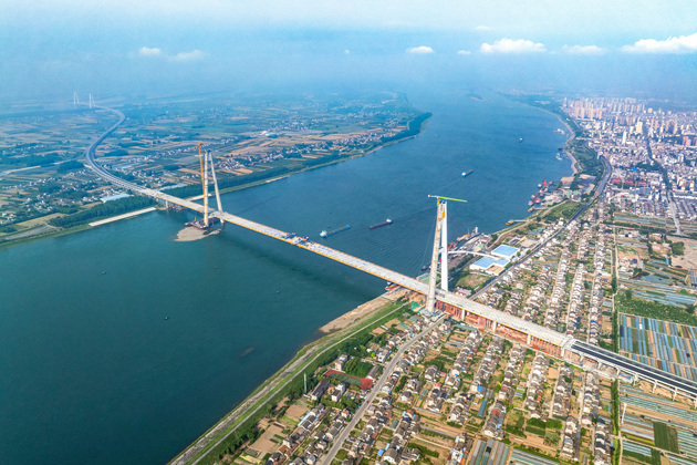 CHINA-HUBEI-ZHIJIANG-YANGTZE RIVER BRIDGE-MAIN SPAN JOINED (CN)