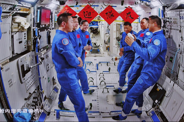(EyesonSci)CHINA-SHENZHOU-20-ASTRONAUTS-ENTER (CN)