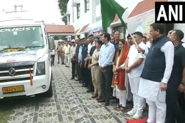 Uttarakhand: CM Dhami flags off first group of Kailash Mansarovar pilgrims from Tanakpur