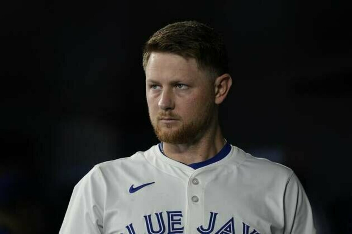 Division leaders clash as Blue Jays, Tigers begin series