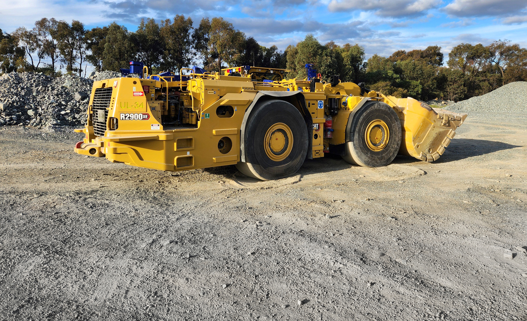 CAT 2900XE at Stawell site.