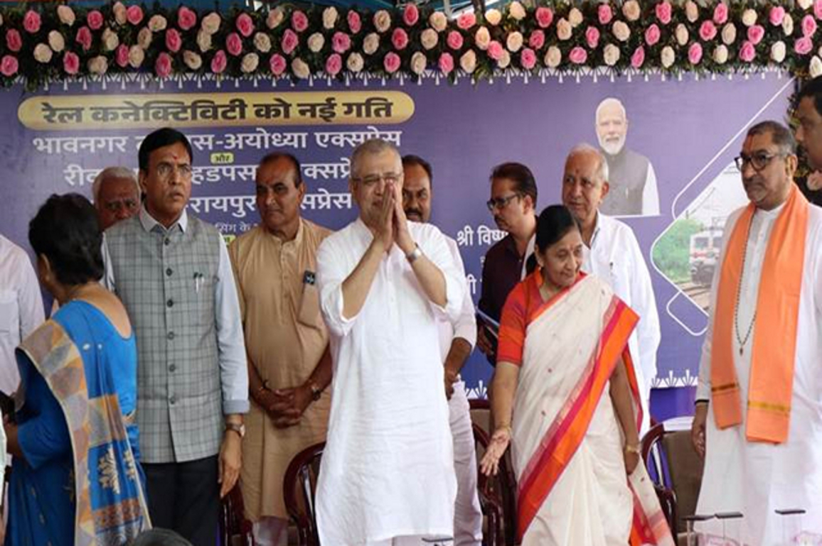 Union Railway Minister Ashwini Vaishnaw announces development of two new railway terminals and port container terminal in Bhavnagar