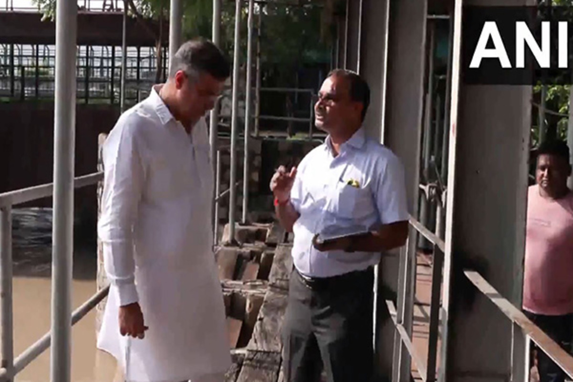 Delhi Minister Parvesh Verma inspects ITO Barrage as Yamuna water level rises above danger mark