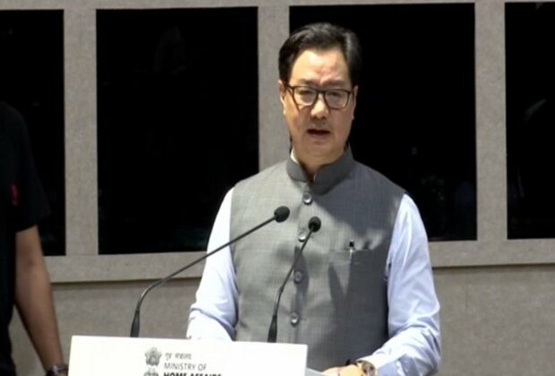 Kiren Rijiju inaugurates law school in Gandhinagar