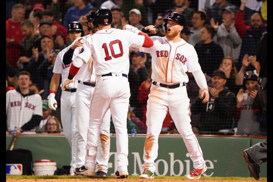 MLB roundup: Trevor Story's 3 HRs, 7 RBIs lead Red Sox's rout