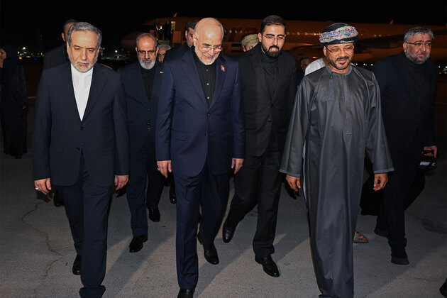 Iranian FM Araghchi and Parliament Speaker Ghalibaf in Oman; discuss Iran-US MoU
