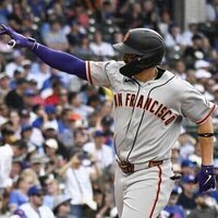 Giants bash seven home runs to crush Cubs