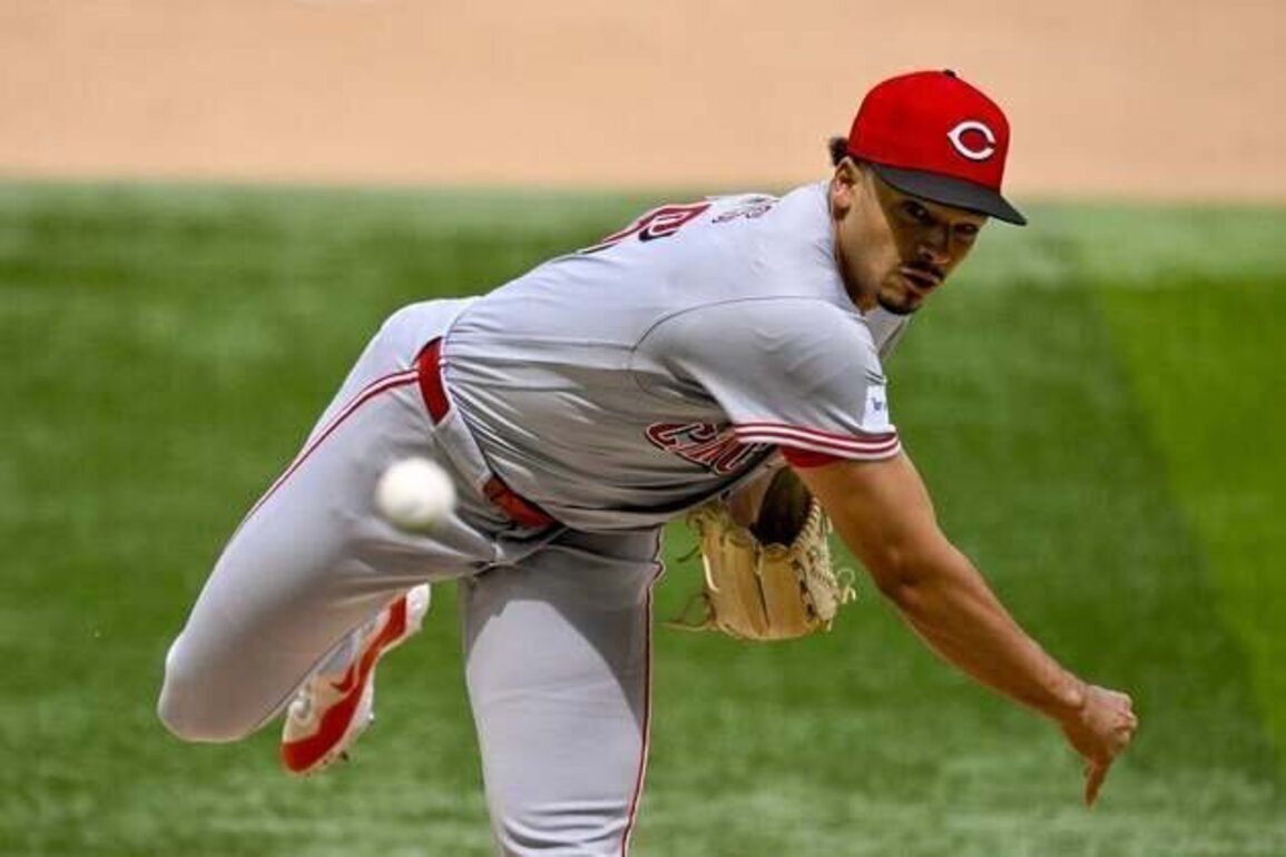 Elly De La Cruz drives in winner as Reds complete sweep of Rangers