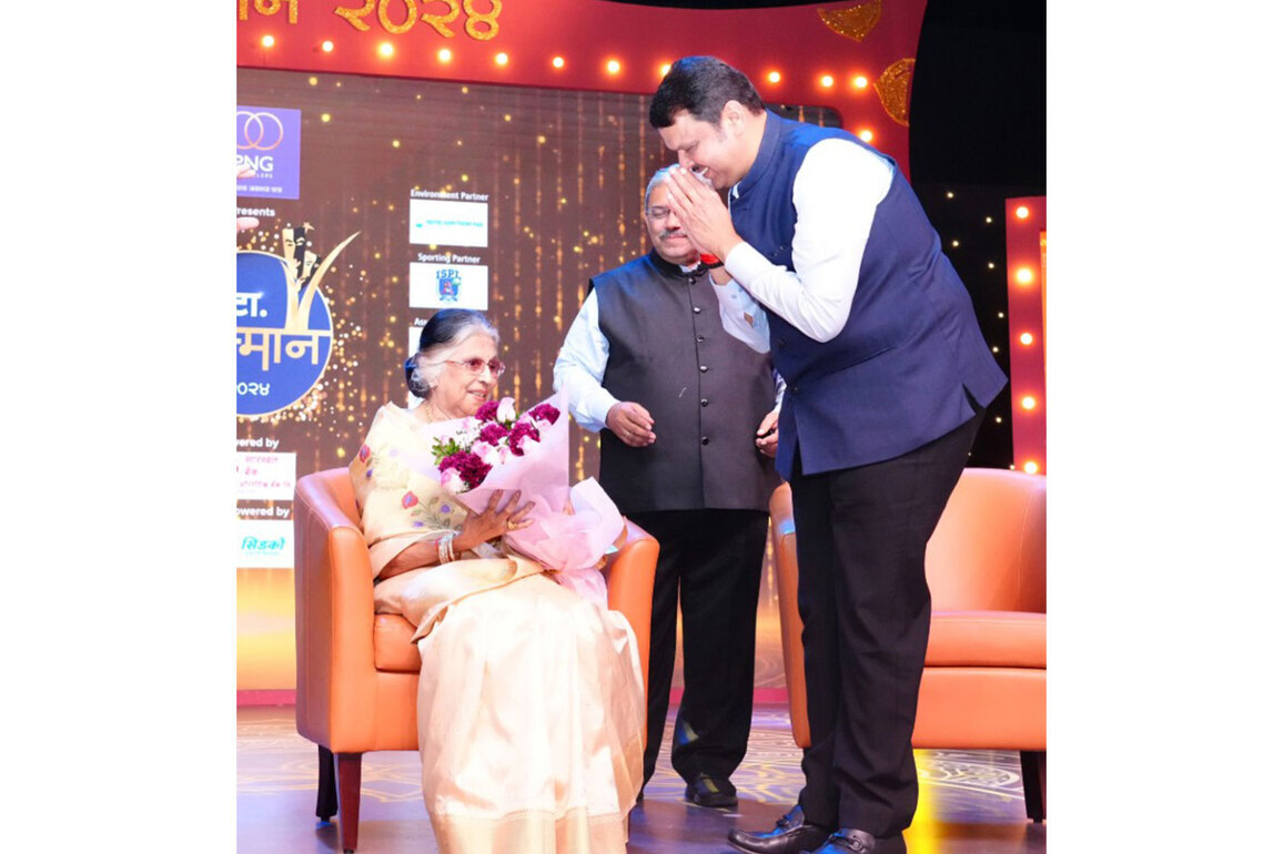Devendra Fadnavis pays emotional tribute to veteran singer Suman Kalyanpuri