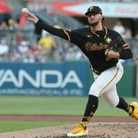 Pirates capitalize on Blue Jays blunders to win first game of series