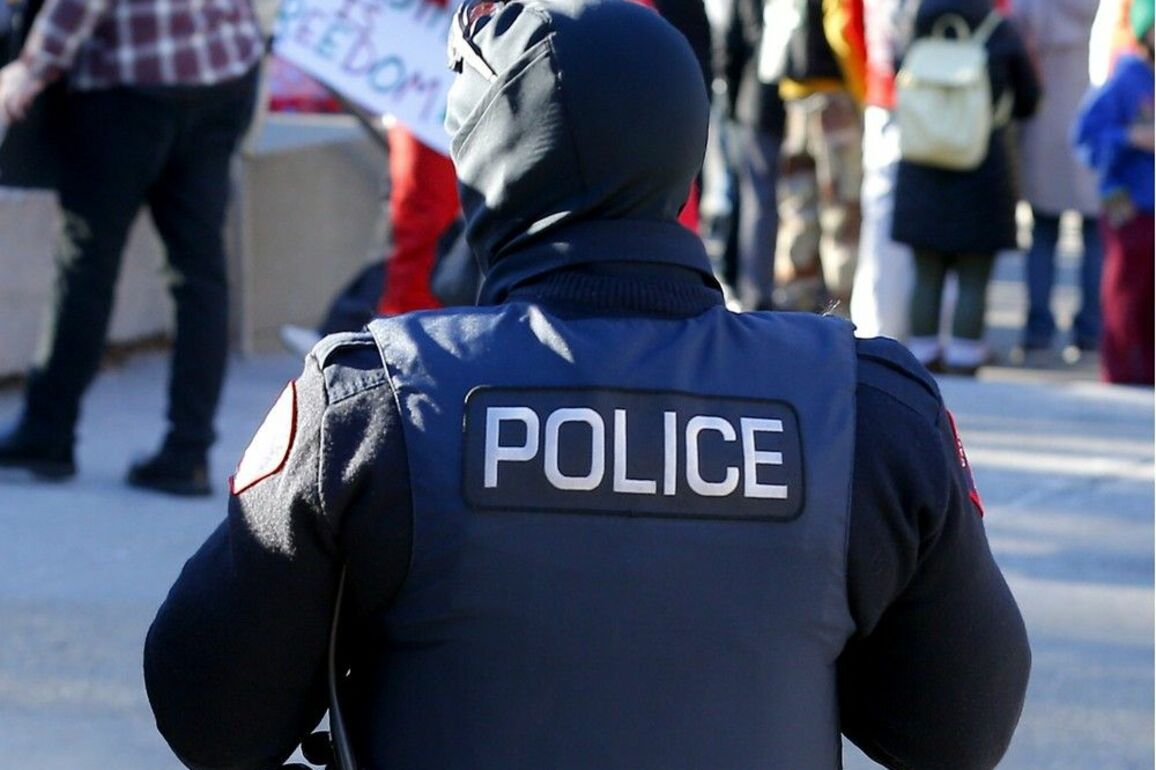 Calgary police officers no longer have to provide their name