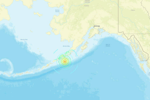 Major earthquake triggers tsunami warning in Alaska 