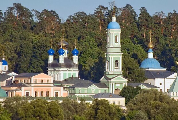 Spiritual Quest: Tolstoy&#039;s visits to the Optina Pustyn Monastery