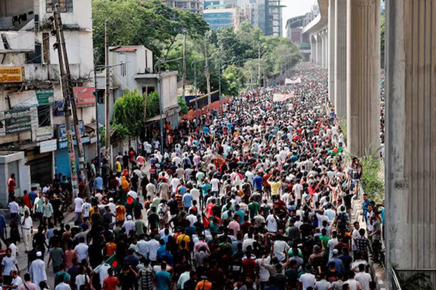 Demonstrators throw eggs on Bangladesh interim govt Adviser's car in London