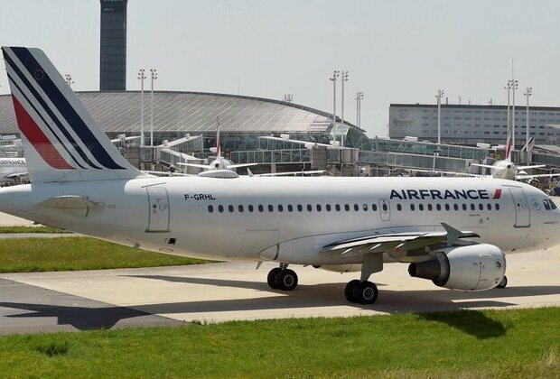 Brief Muslim prayer at Paris airport stirs controversy in France