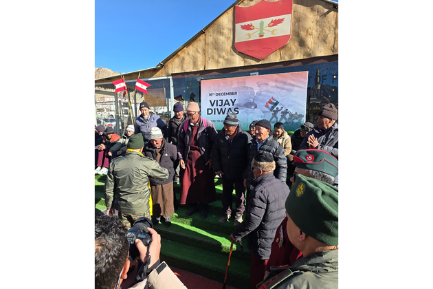Fire and Fury Corps commemorates Vijay Diwas at Leh War Memorial