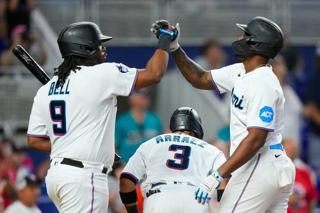 Opposites collide when Marlins host Mets