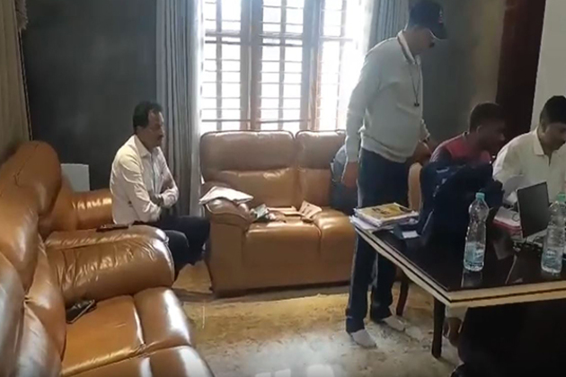 Karnataka Lokayukta raids NHAI executive engineer, BBMP revenue officer residence