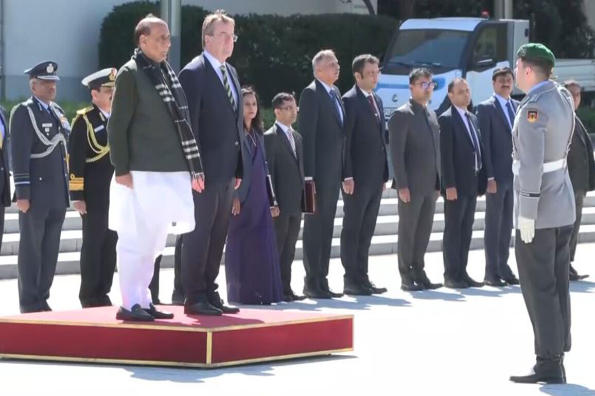 Defence Minister Rajnath Singh meets German counterpart, receives ceremonial welcome, lays wreath in Berlin