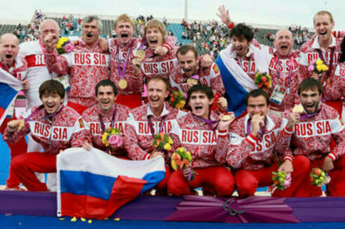 Russian flag returned to country's disabled athletes