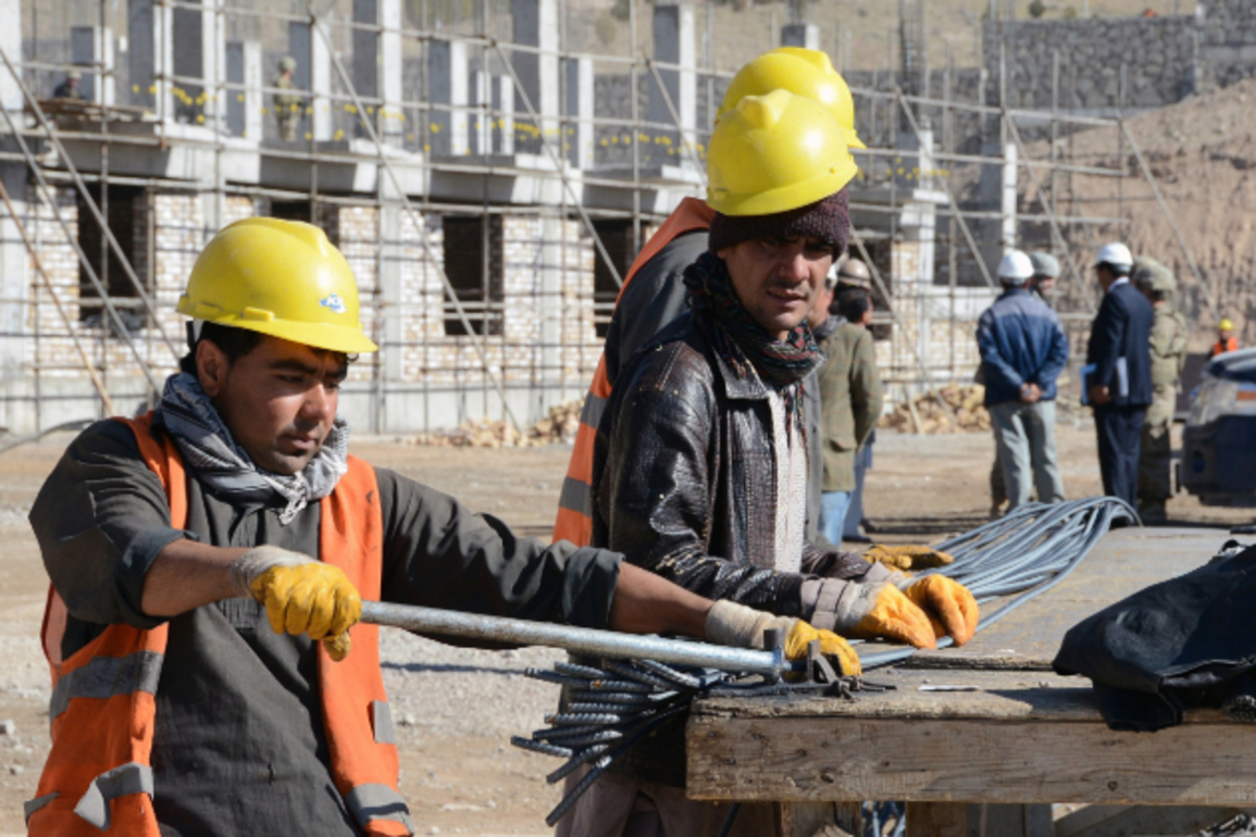 US construction spending beats expectations in February