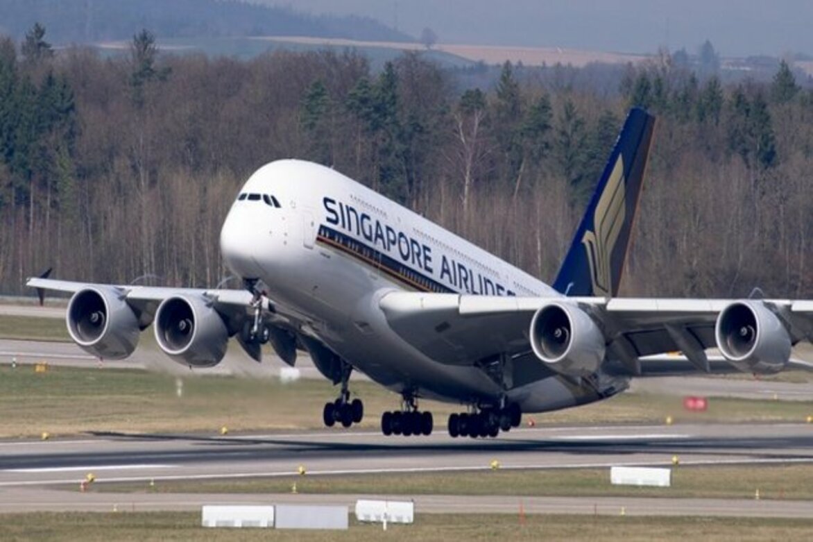 One dead, several injured after Singapore Airlines flight makes emergency landing in Bangkok